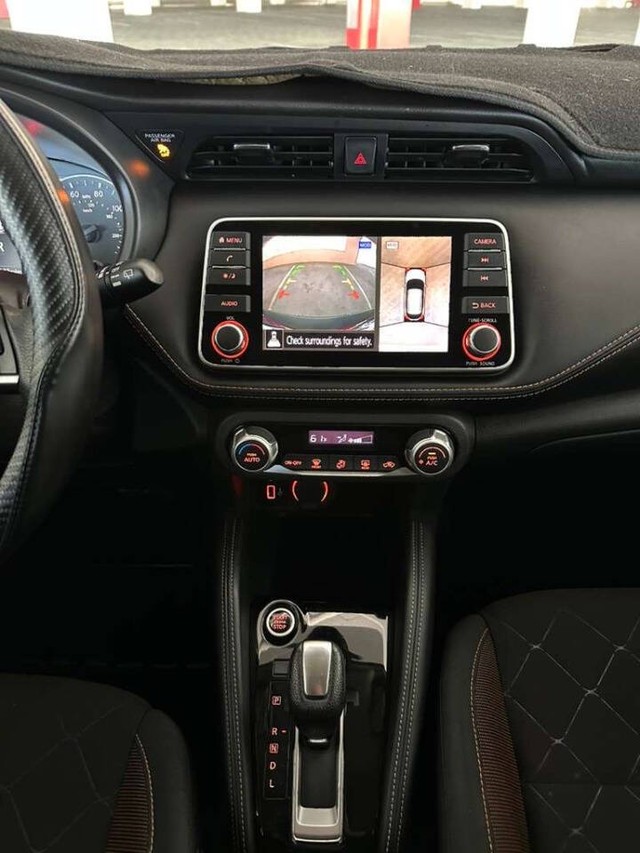 Nissan Kicks Vehicle Full-screen Gallery Image 10