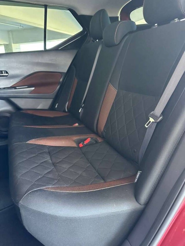 Nissan Kicks Vehicle Full-screen Gallery Image 13