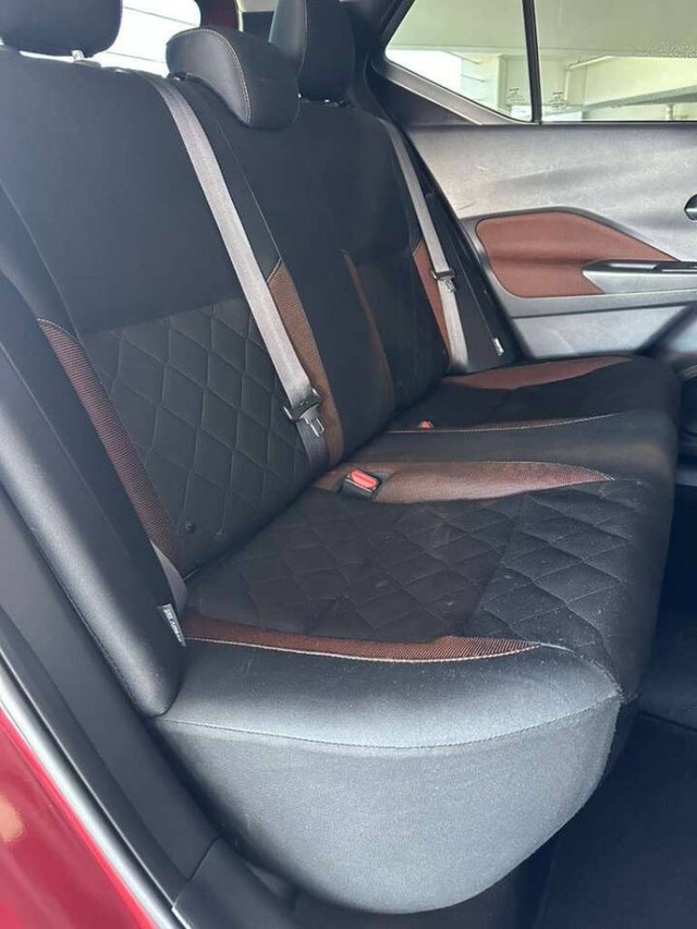 Nissan Kicks Vehicle Full-screen Gallery Image 14