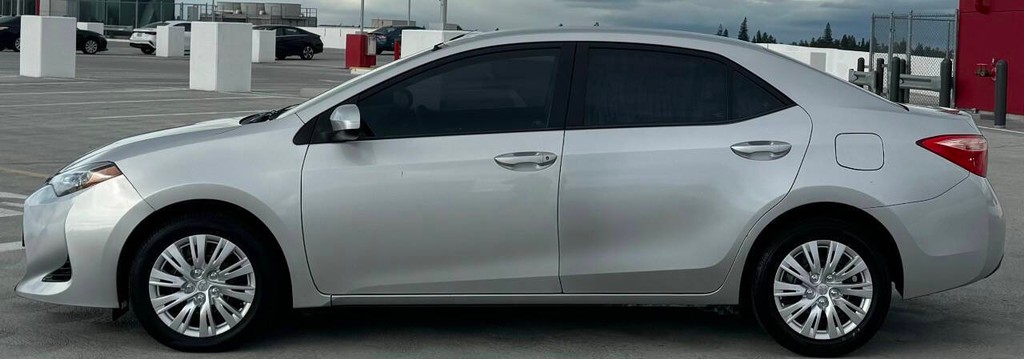 Toyota Corolla Vehicle Full-screen Gallery Image 07