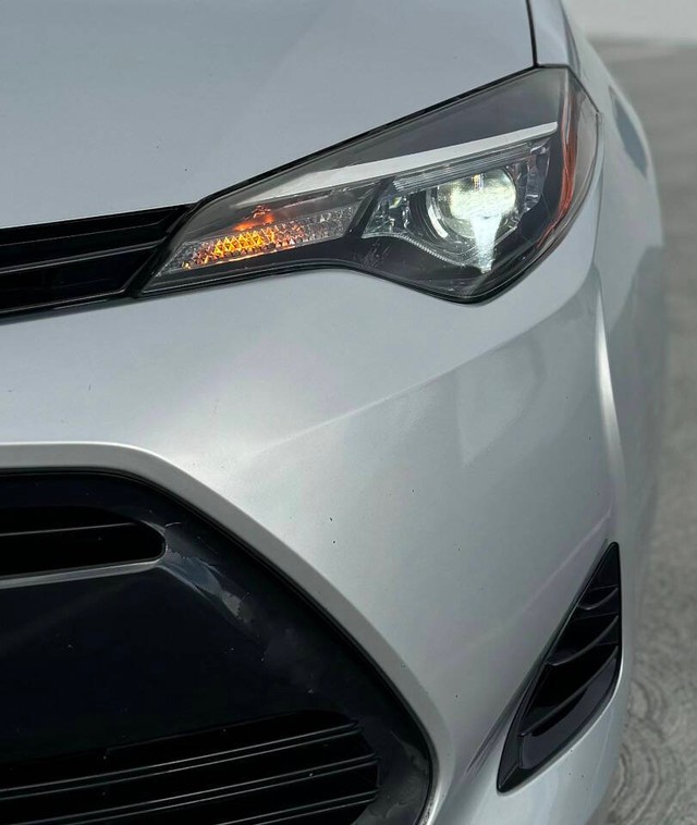 Toyota Corolla Vehicle Full-screen Gallery Image 14