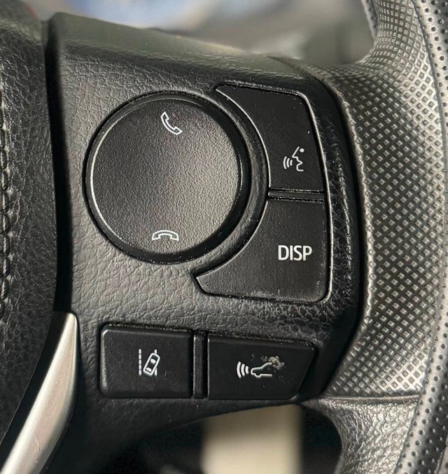 Toyota Corolla Vehicle Full-screen Gallery Image 17