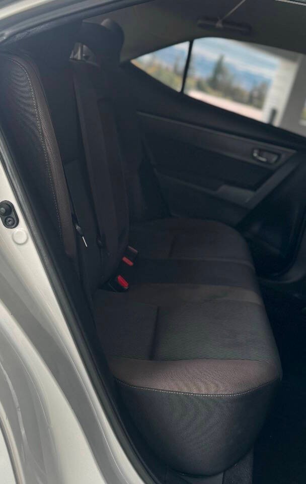 Toyota Corolla Vehicle Full-screen Gallery Image 27