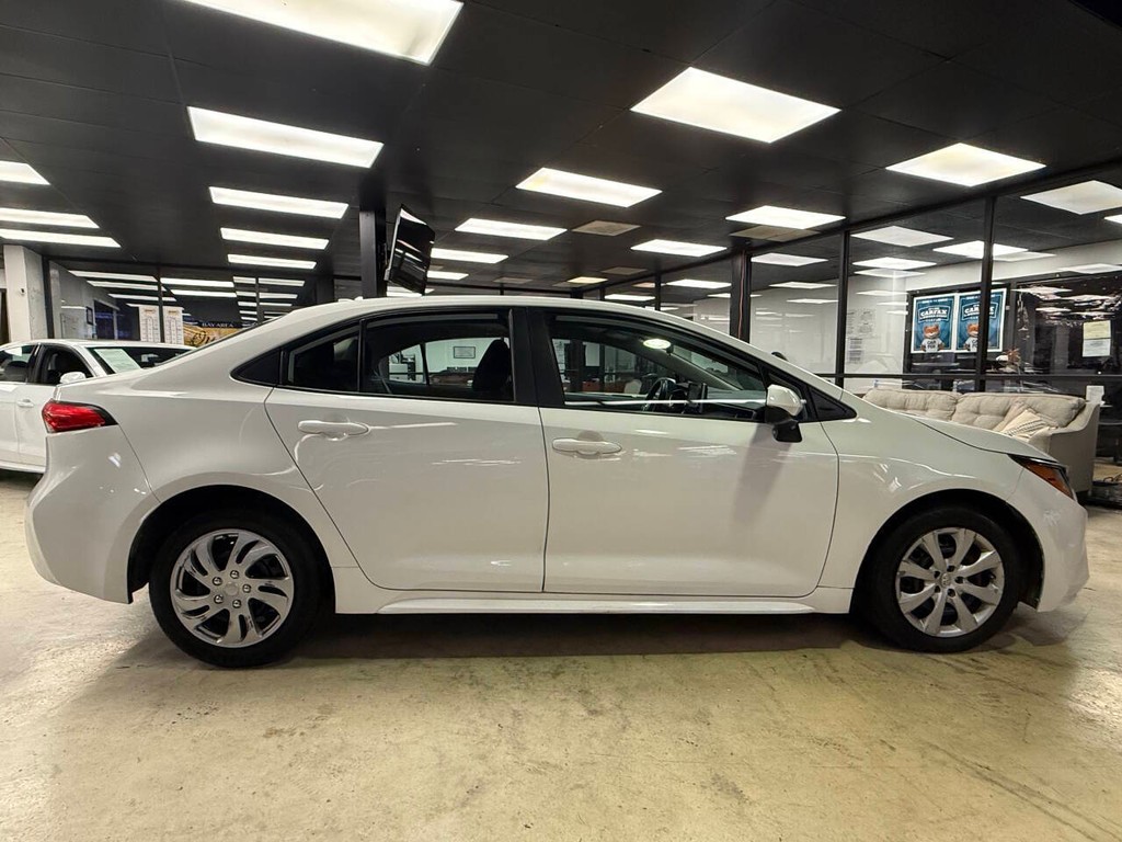 Toyota Corolla Vehicle Full-screen Gallery Image 02