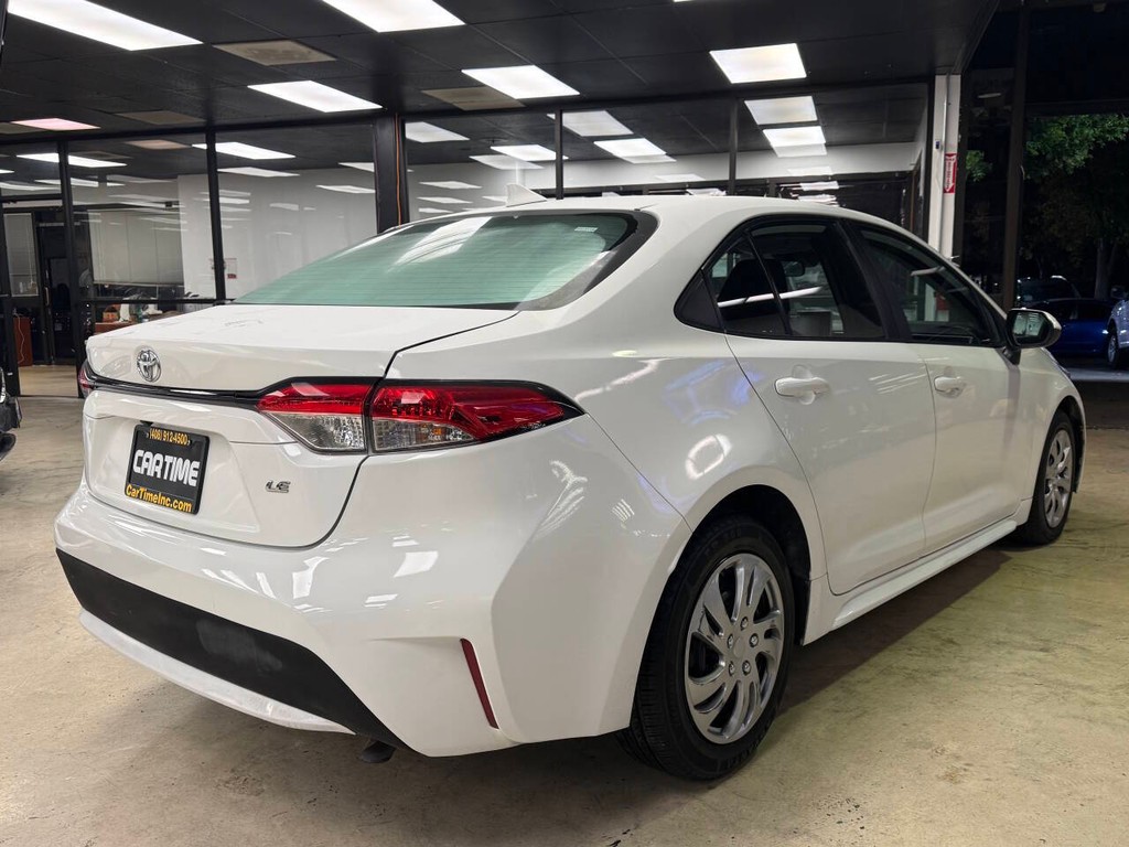 Toyota Corolla Vehicle Full-screen Gallery Image 03