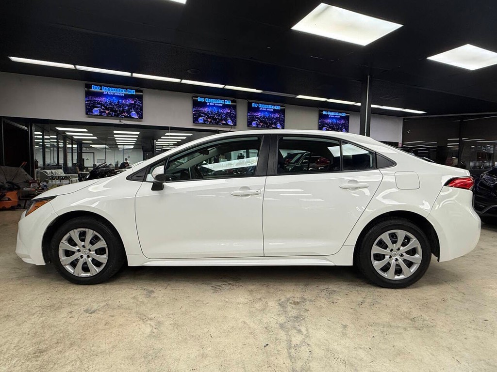 Toyota Corolla Vehicle Full-screen Gallery Image 04