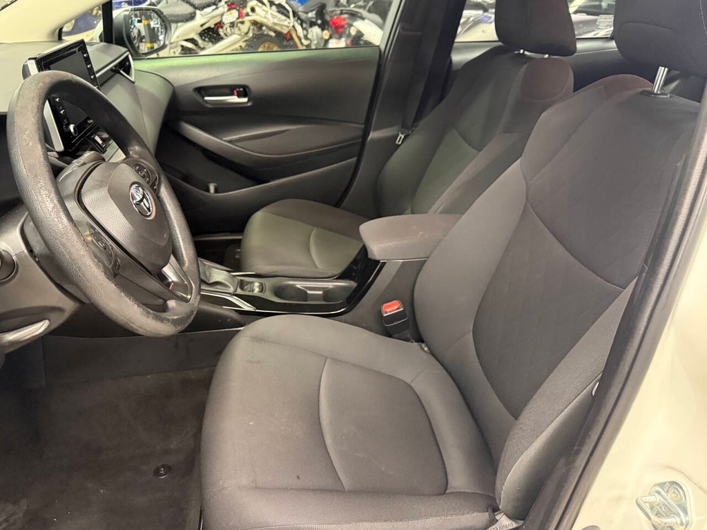 Toyota Corolla Vehicle Full-screen Gallery Image 10