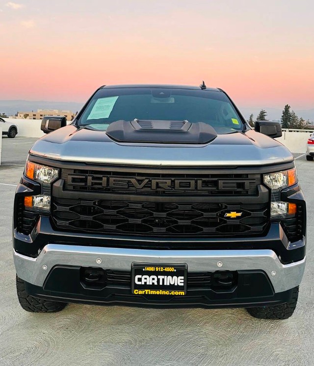 Chevrolet Silverado 1500 Vehicle Full-screen Gallery Image 02