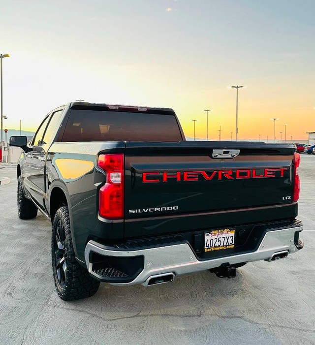 Chevrolet Silverado 1500 Vehicle Full-screen Gallery Image 05