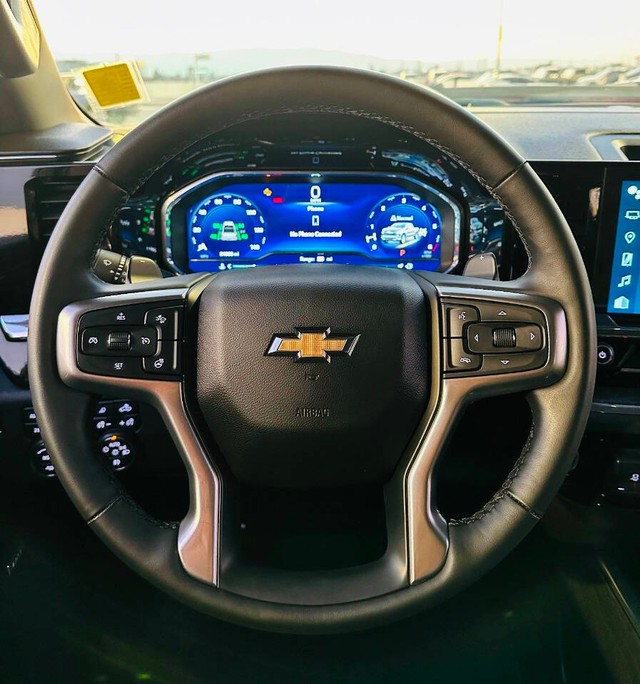 Chevrolet Silverado 1500 Vehicle Full-screen Gallery Image 09