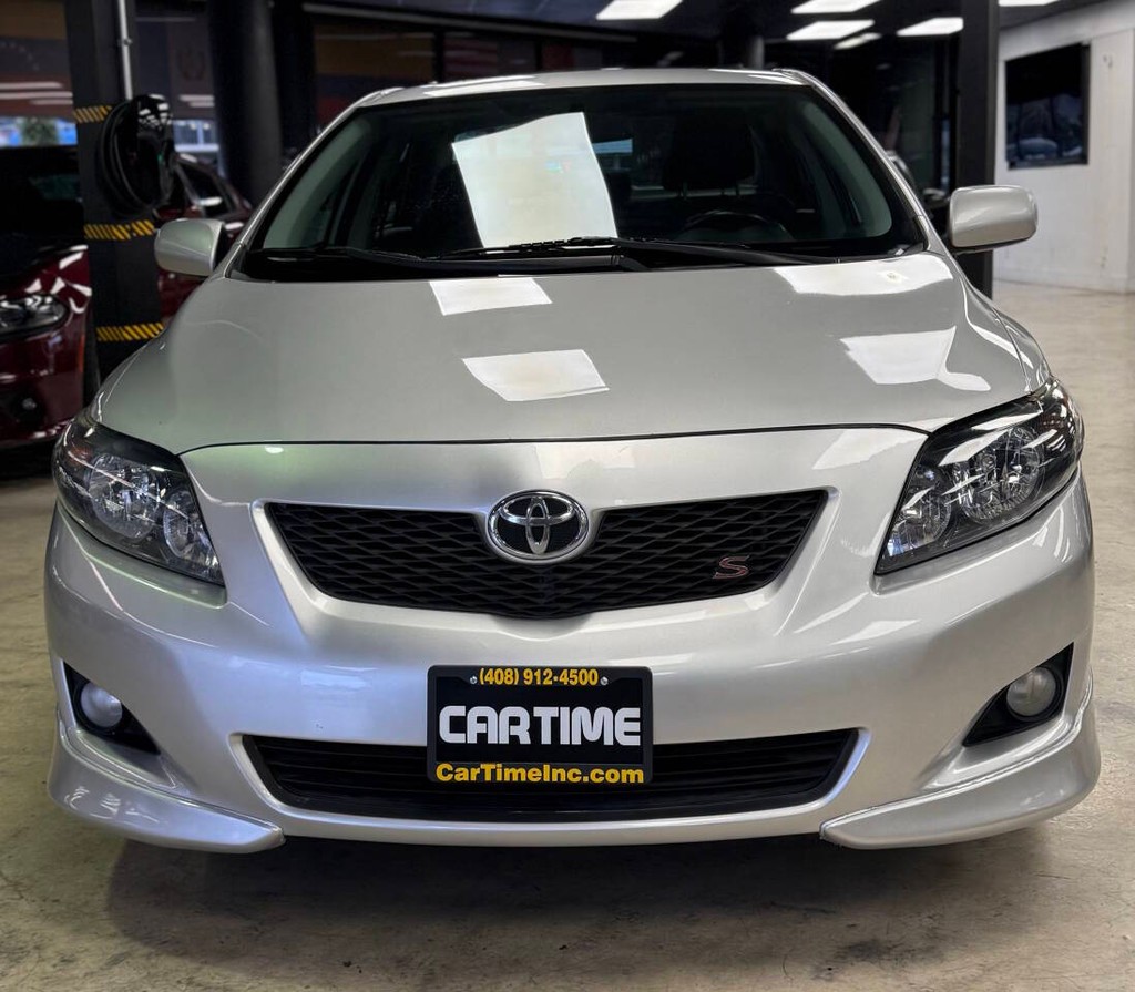 Toyota Corolla Vehicle Full-screen Gallery Image 02