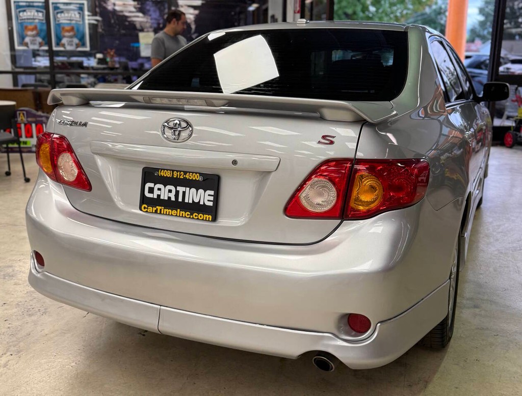 Toyota Corolla Vehicle Full-screen Gallery Image 07