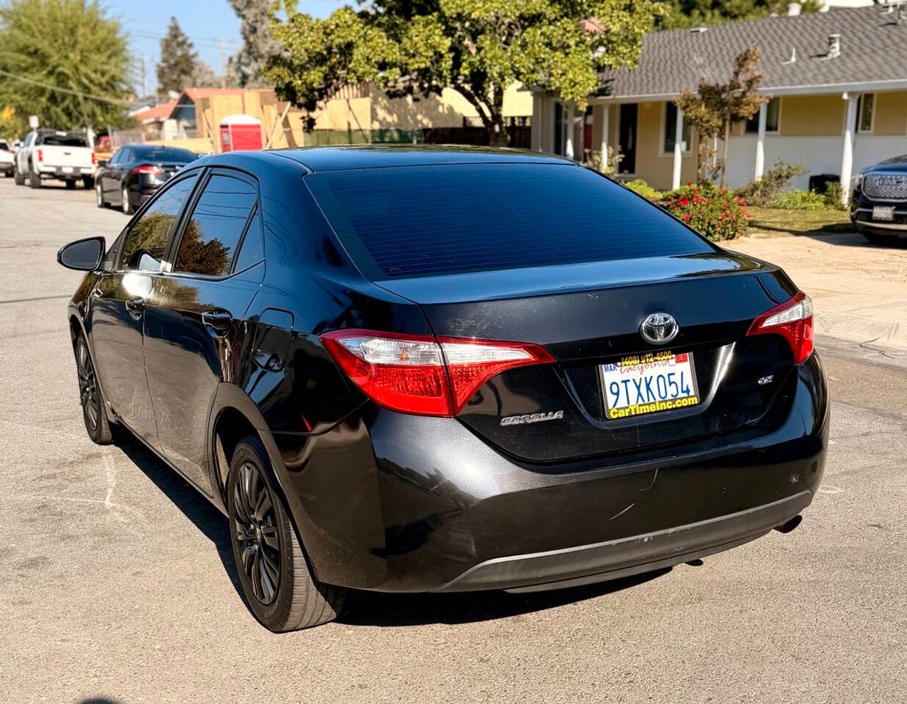 Toyota Corolla Vehicle Full-screen Gallery Image 06