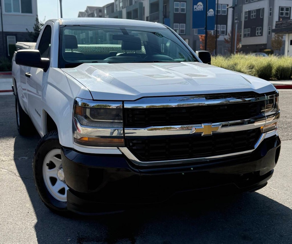 Chevrolet Silverado 1500 Vehicle Full-screen Gallery Image 03