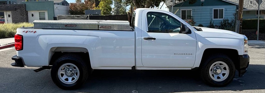 Chevrolet Silverado 1500 Vehicle Full-screen Gallery Image 06