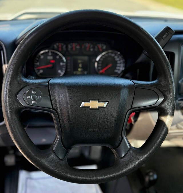 Chevrolet Silverado 1500 Vehicle Full-screen Gallery Image 11