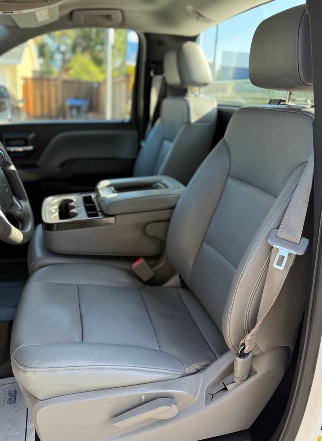 Chevrolet Silverado 1500 Vehicle Full-screen Gallery Image 13