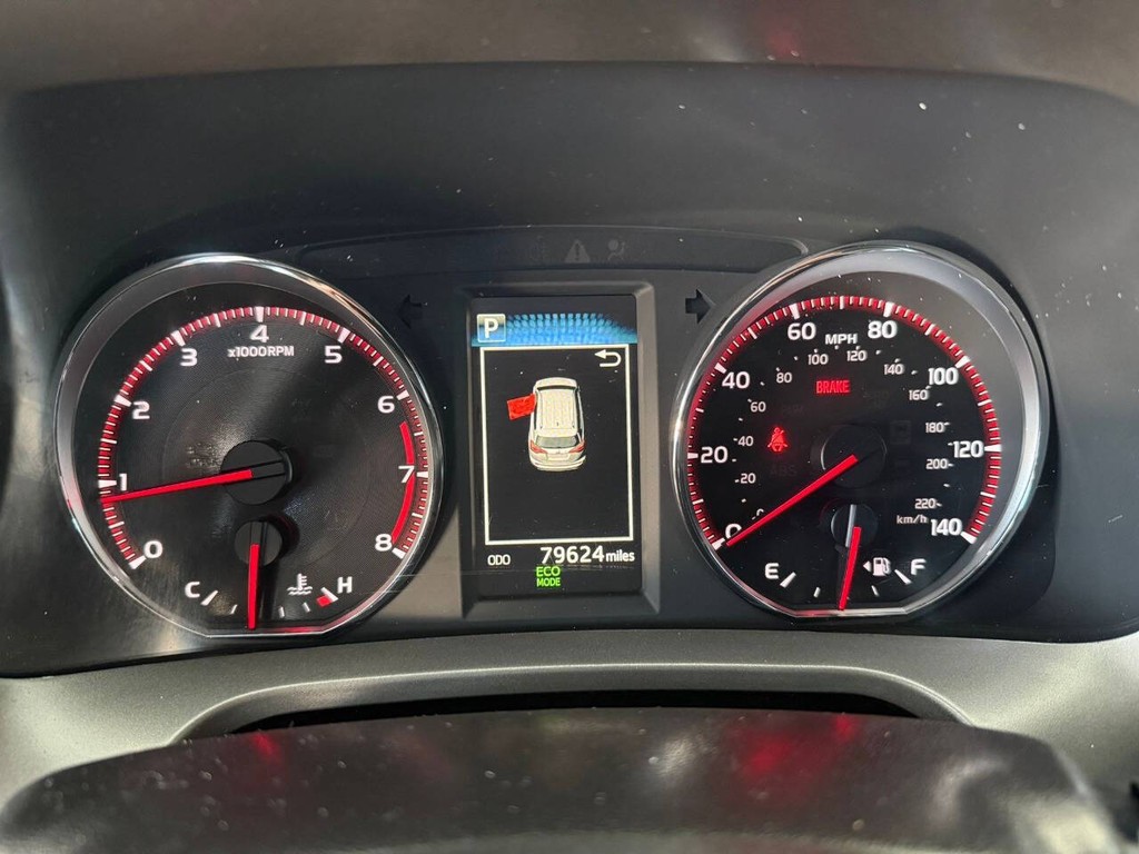 Toyota RAV4 Vehicle Full-screen Gallery Image 14
