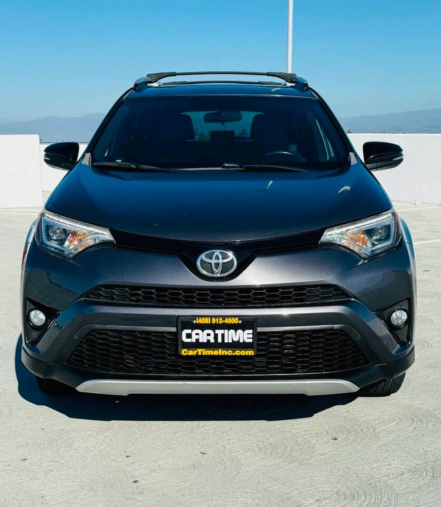 Toyota RAV4 Vehicle Full-screen Gallery Image 02