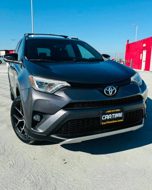 Toyota RAV4 Vehicle Full-screen Gallery Image 03