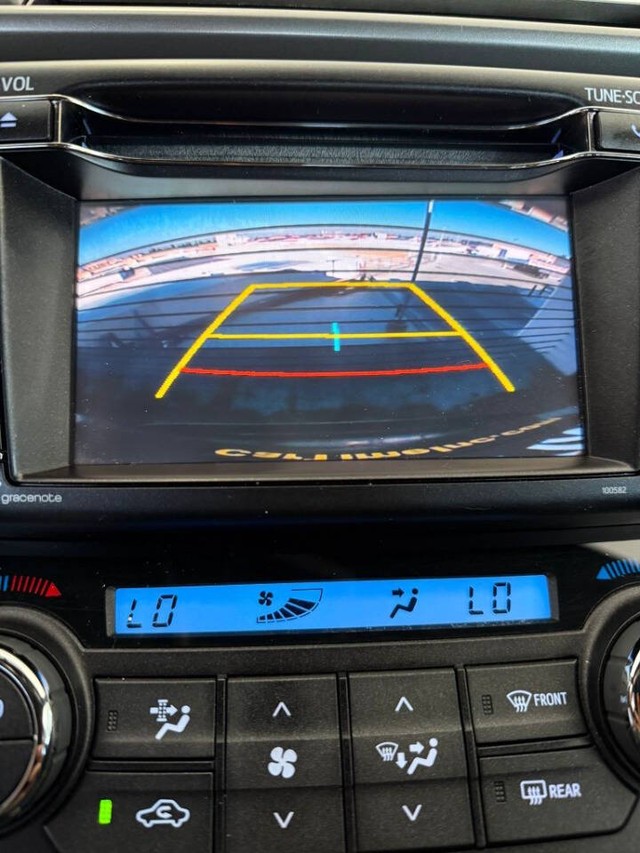 Toyota RAV4 Vehicle Full-screen Gallery Image 13