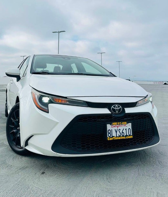 Toyota Corolla Vehicle Full-screen Gallery Image 03