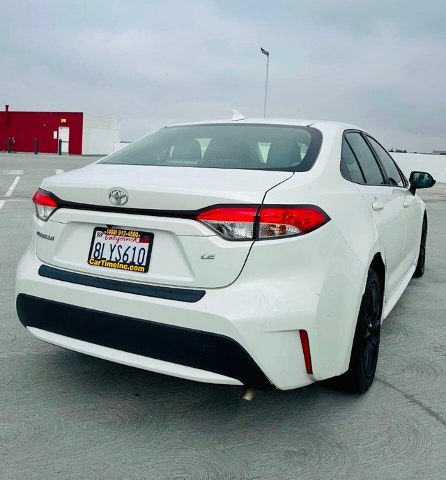 Toyota Corolla Vehicle Full-screen Gallery Image 07