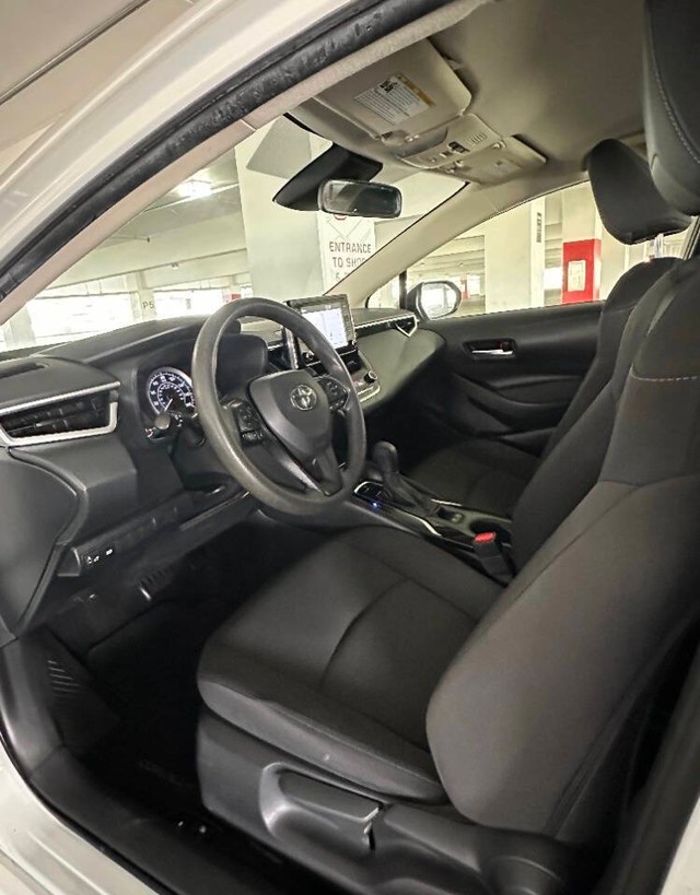 Toyota Corolla Vehicle Full-screen Gallery Image 16