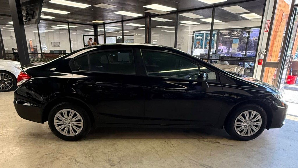 Honda Civic Vehicle Full-screen Gallery Image 07