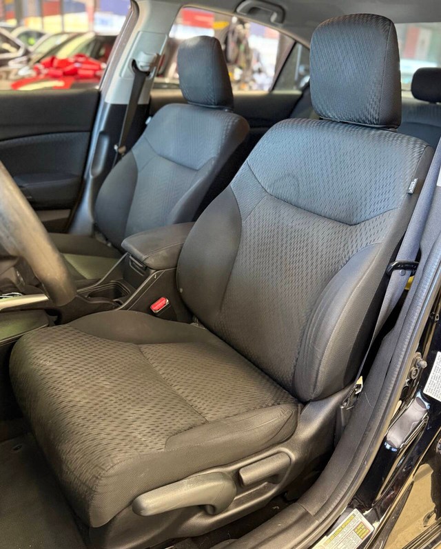 Honda Civic Vehicle Full-screen Gallery Image 12