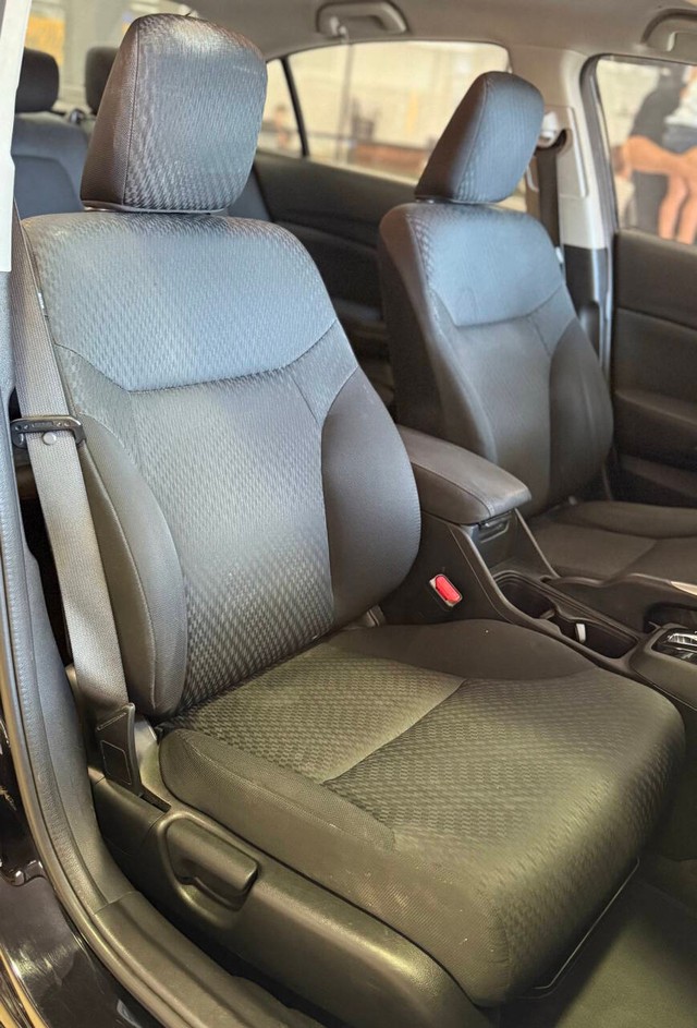 Honda Civic Vehicle Full-screen Gallery Image 13