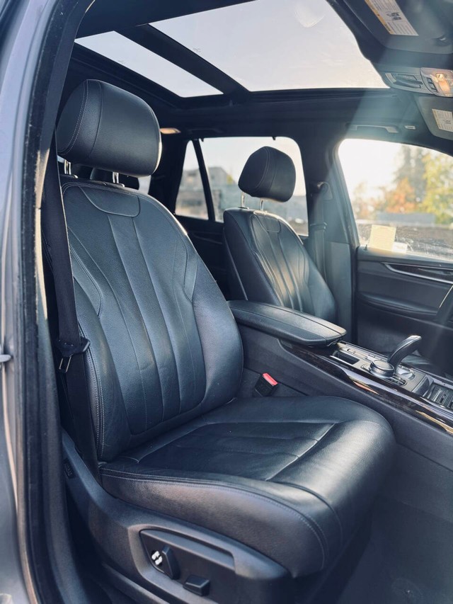 BMW X5 Vehicle Full-screen Gallery Image 14