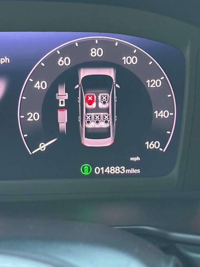 Honda Accord Sedan Vehicle Full-screen Gallery Image 13