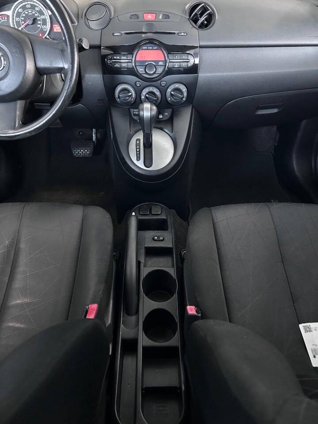 Mazda Mazda2 Vehicle Full-screen Gallery Image 13