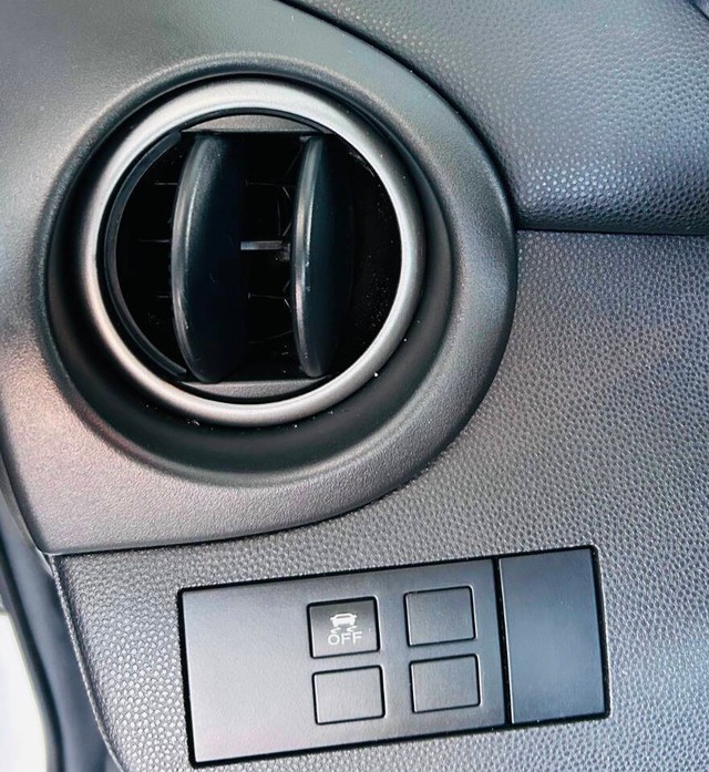 Mazda Mazda2 Vehicle Full-screen Gallery Image 21