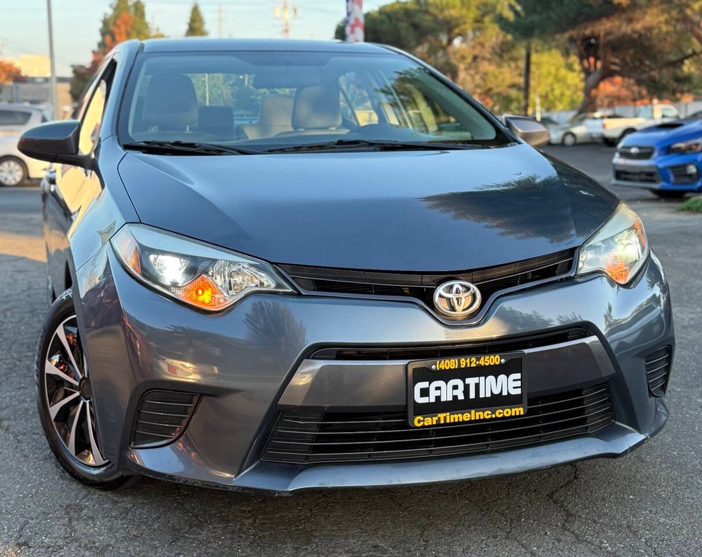 Toyota Corolla Vehicle Full-screen Gallery Image 02