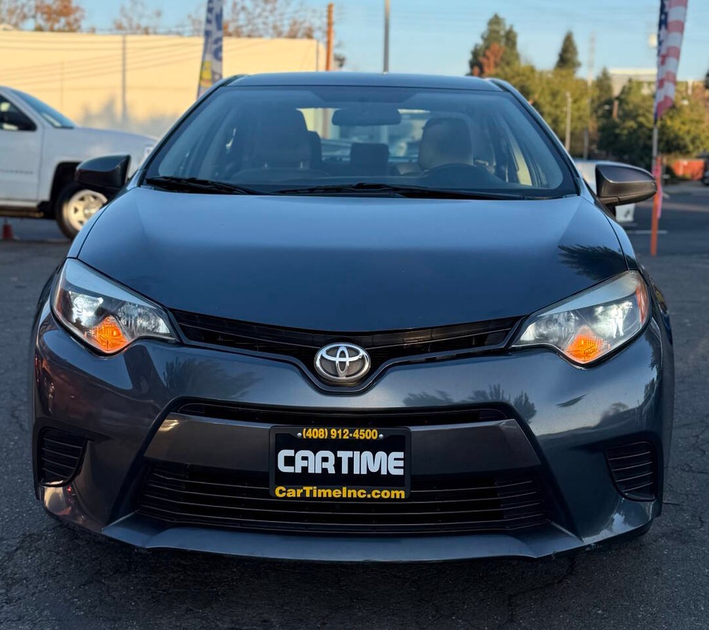 Toyota Corolla Vehicle Full-screen Gallery Image 03