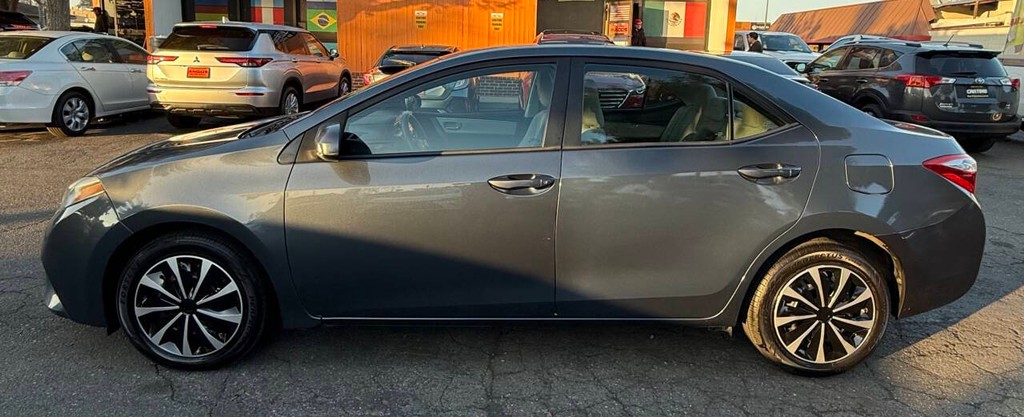 Toyota Corolla Vehicle Full-screen Gallery Image 04