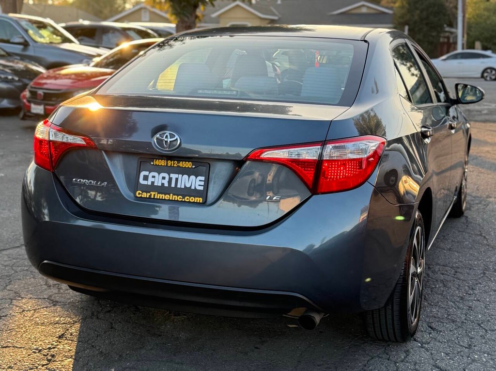 Toyota Corolla Vehicle Full-screen Gallery Image 06