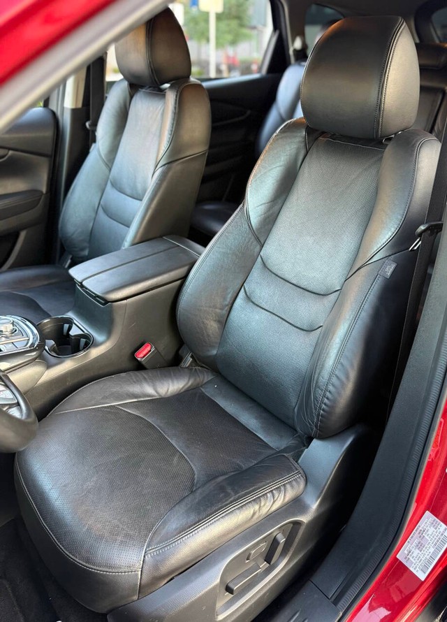 Mazda CX-9 Vehicle Full-screen Gallery Image 12