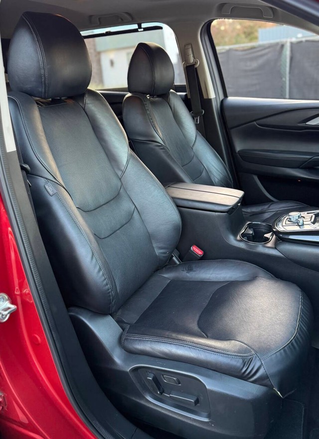 Mazda CX-9 Vehicle Full-screen Gallery Image 13