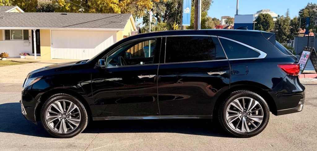 Acura MDX Vehicle Full-screen Gallery Image 04