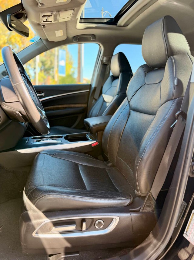 Acura MDX Vehicle Full-screen Gallery Image 11