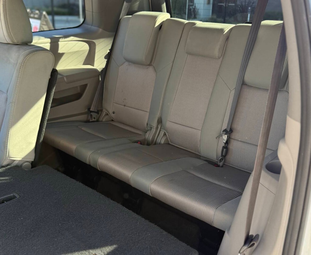 Honda Pilot Vehicle Full-screen Gallery Image 16