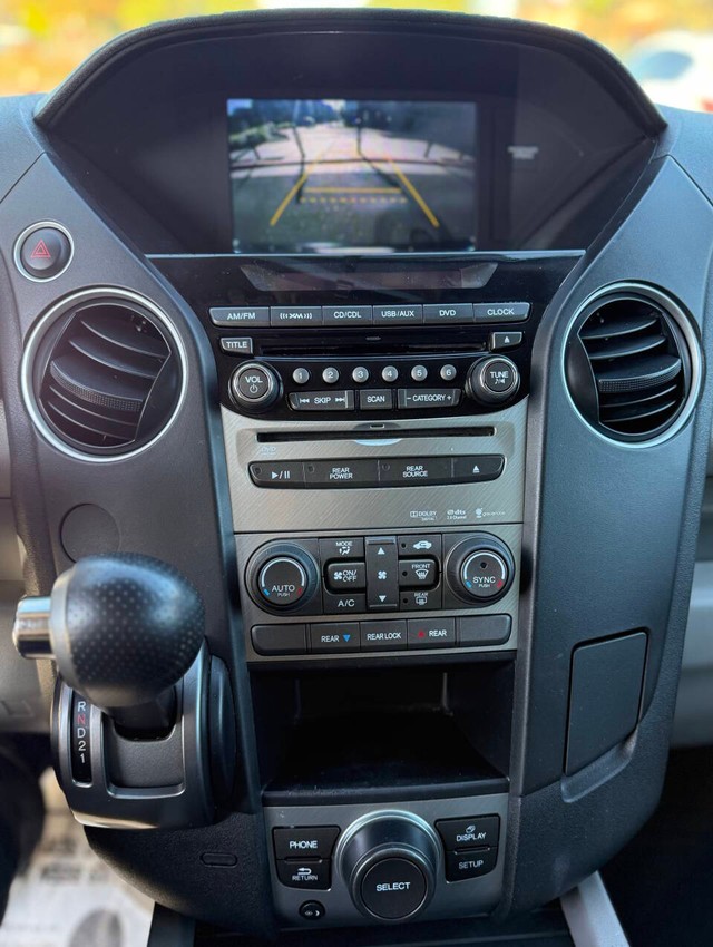 Honda Pilot Vehicle Full-screen Gallery Image 11