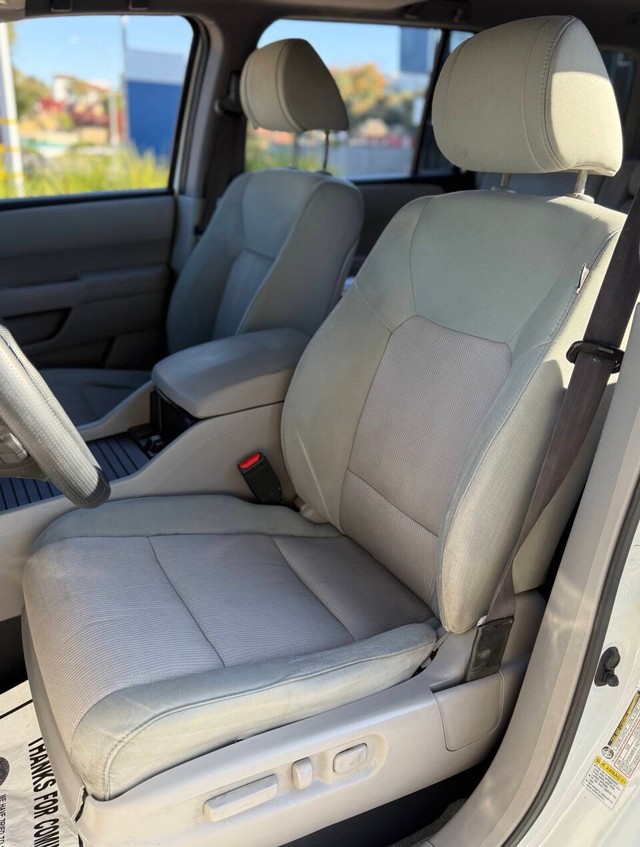 Honda Pilot Vehicle Full-screen Gallery Image 12