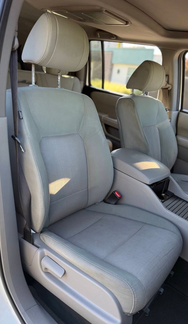 Honda Pilot Vehicle Full-screen Gallery Image 13
