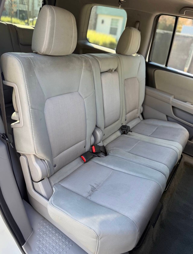 Honda Pilot Vehicle Full-screen Gallery Image 14