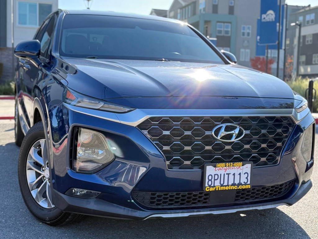 Hyundai Santa Fe Vehicle Full-screen Gallery Image 03