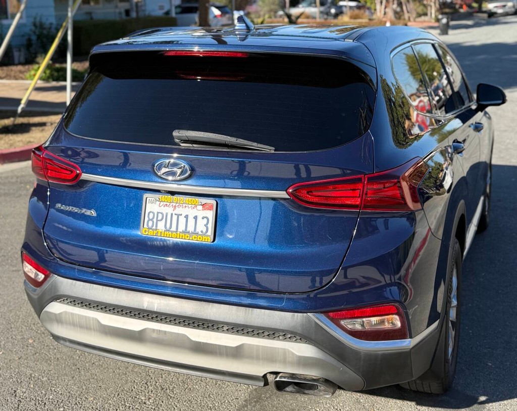 Hyundai Santa Fe Vehicle Full-screen Gallery Image 06